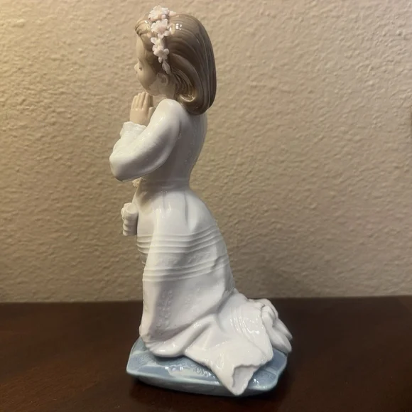 LLADRO #6089 Communion Prayer Girl Praying Nina Communion Religious No Box Decor